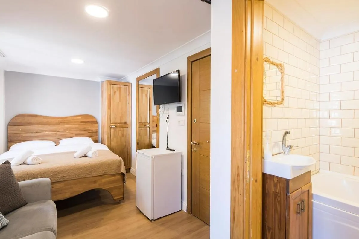 Lovely 1 Room Wac Close To Tophane Tram Station Istanbul Apartment